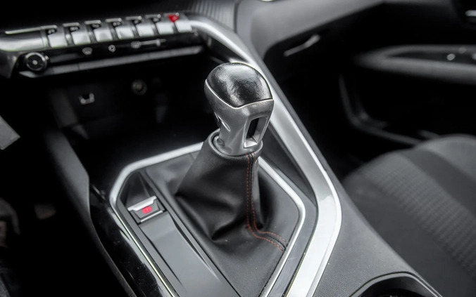 Peugeot 3008 cena 56900 przebieg: 209000, rok produkcji 2018 z Zbąszyń małe 529